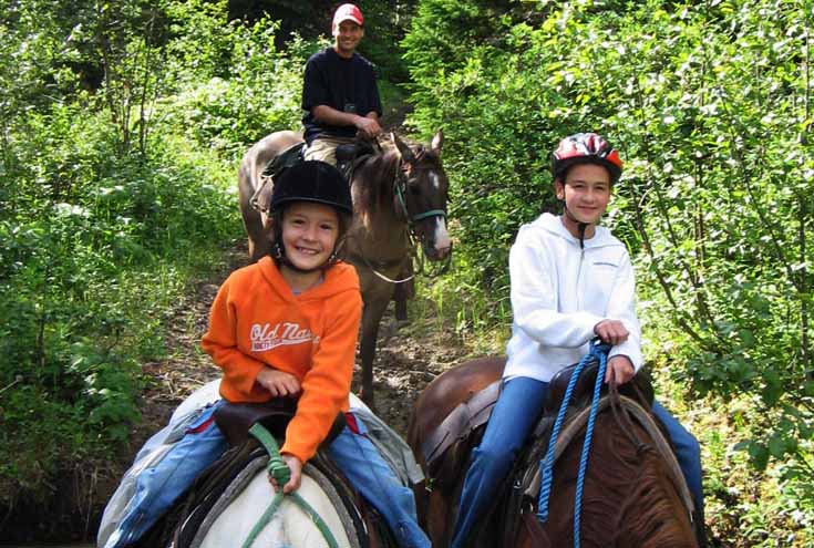 horse trail ride with the kids